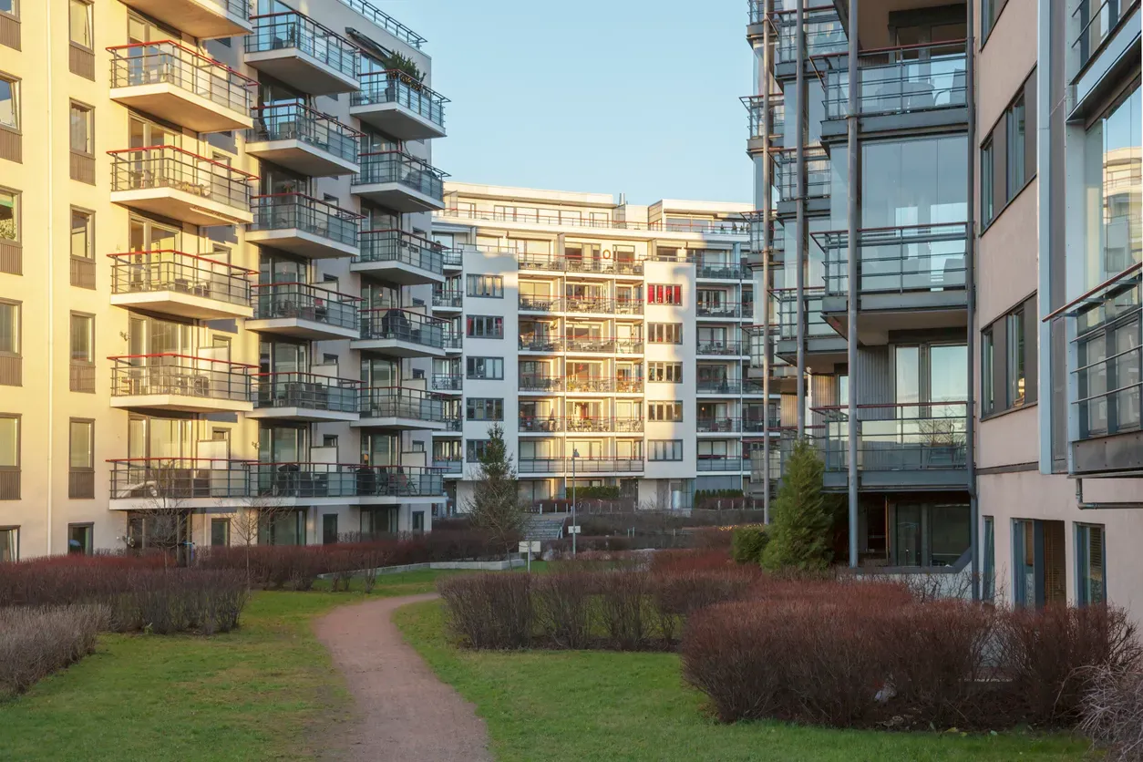 Selveierleiligheter i sameie med felles uteområde mellom boligblokkene