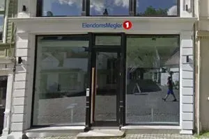 Bilde av inngangspartiet til Eiendomsmegler 1 Marken