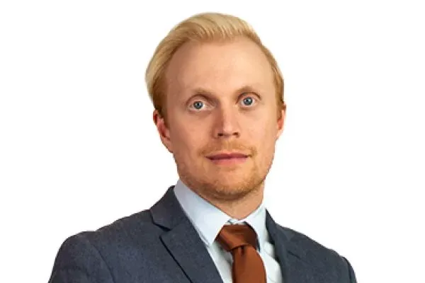 Mäklaren Viktor Lundin på SkandiaMäklarna.