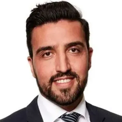 Mäklaren Walid Mirzazadeh hos Länsförsäkringar Fastighetsförmedling Enskede.