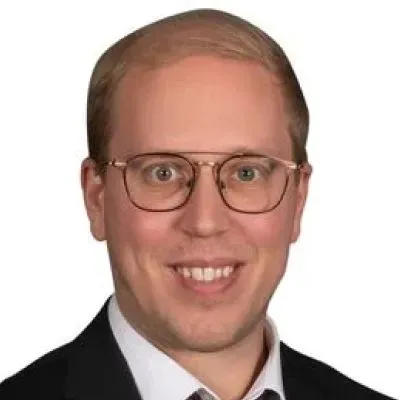 Mäklaren William Lyman hos Länsförsäkringar Fastighetsförmedling Norrtälje.